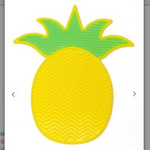 Pineapple Makeup Brush Cleaning Pad NWT